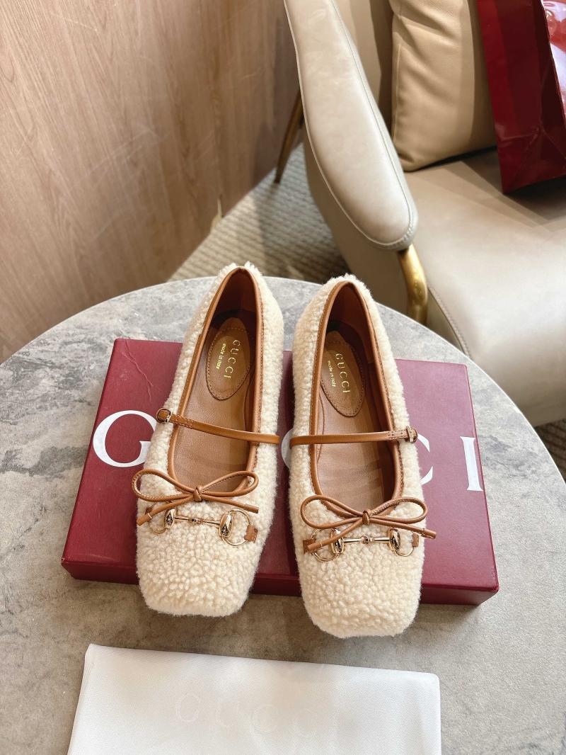 Gvc*1 flat shoes
